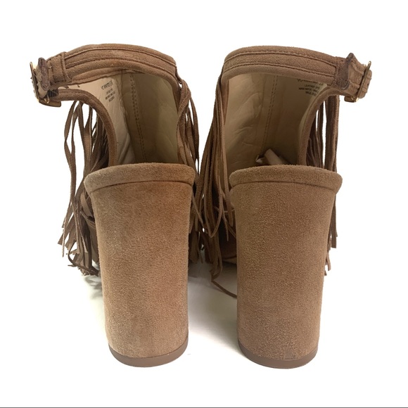 ποΈ Vince Camuto "Winiveer" Fringe Peep-toe Bootie - Picture 8 of 13